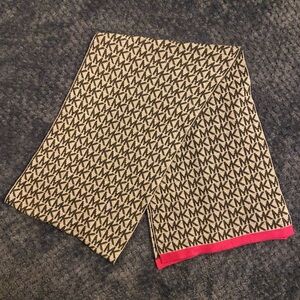 🧣Michael Kors Scarf🧣